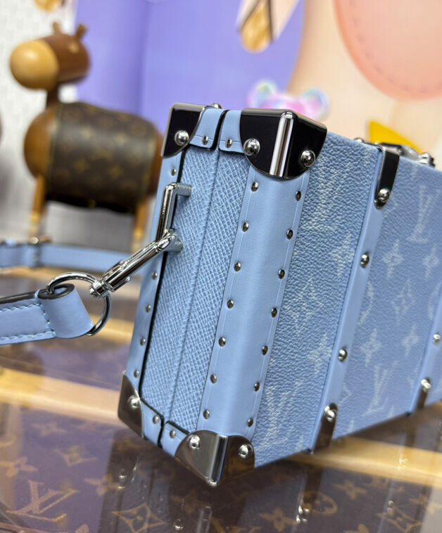 Louis Vuitton Wallet Trunk Taigarama M13562 Blue